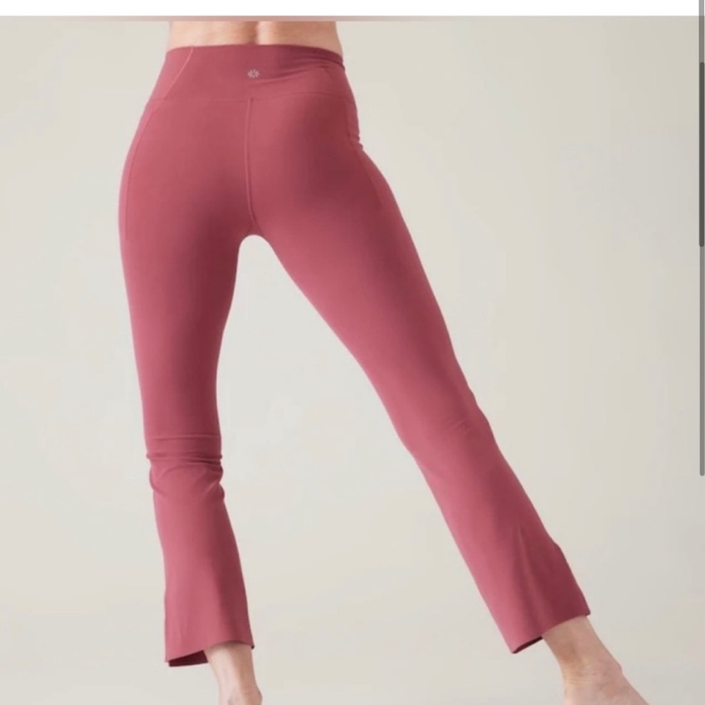 Athleta Transcend Stash Crop Straight Leg Yoga Pant Berry Rose- Size XS